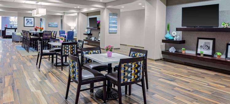 克兰伯里欢朋酒店(Hampton Inn Cranbury)图片