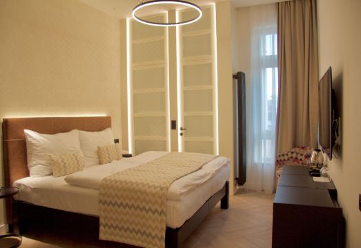 Chevron Hotel Hotel Overview