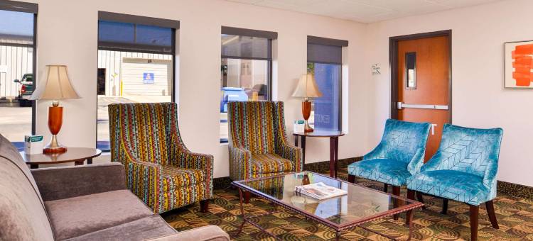 乔普林 I-44 凯艺酒店(Quality Inn Joplin I-44)图片