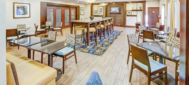 克利夫兰机场/米德尔堡高地欢朋套房酒店(Hampton Inn & Suites Cleveland-Airport/Middleburg Heights)图片