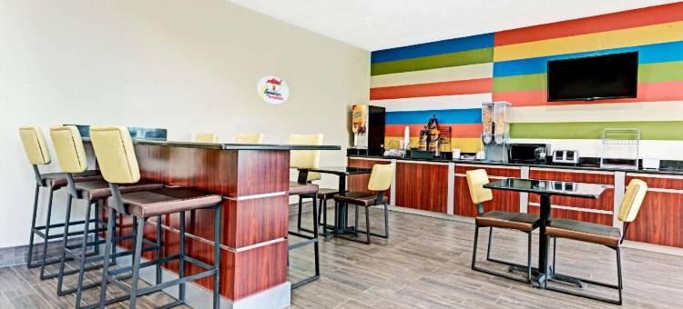 圣安东尼奥-阿拉莫多姆地区速8酒店(Super 8 by Wyndham San Antonio/Alamodome Area)图片