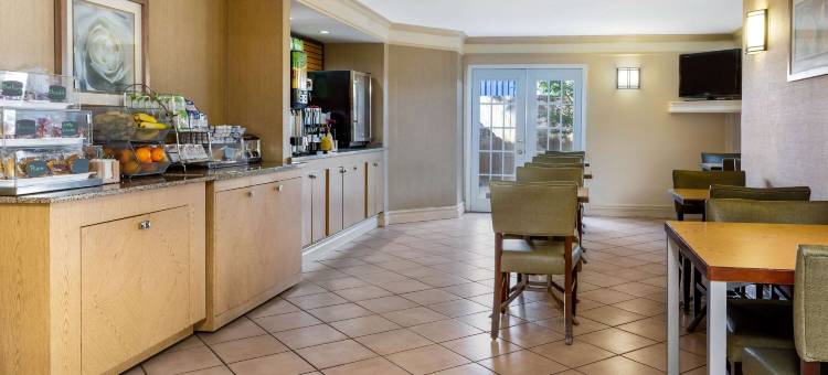 拉昆塔温德姆酒店-坦帕机场体育场西岸(La Quinta Inn Tampa Airport Stadium Westshore)图片