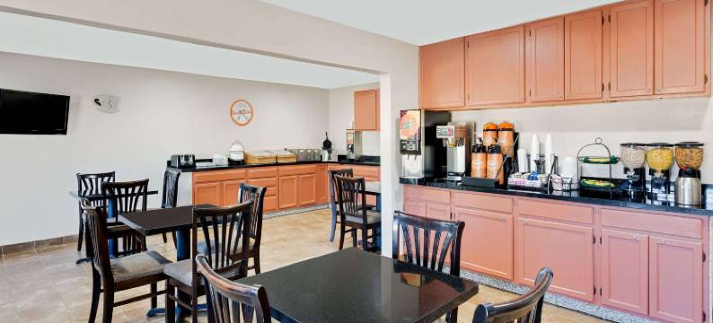 滑铁卢-雪松瀑布温德姆豪生酒店(Howard Johnson by Wyndham Waterloo/Cedar Falls)图片