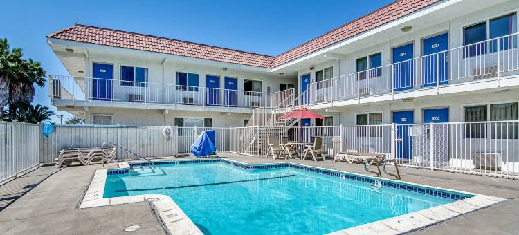 斯托克顿宪章路西6号汽车旅馆(Motel 6 Stockton, CA - Charter Way West)图片