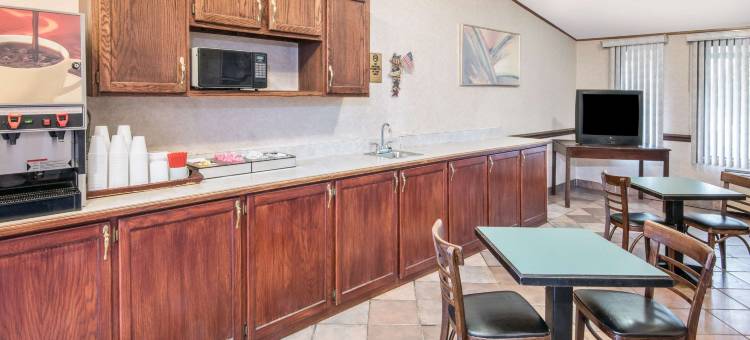 坎顿骑士酒店(Knights Inn Canton)图片