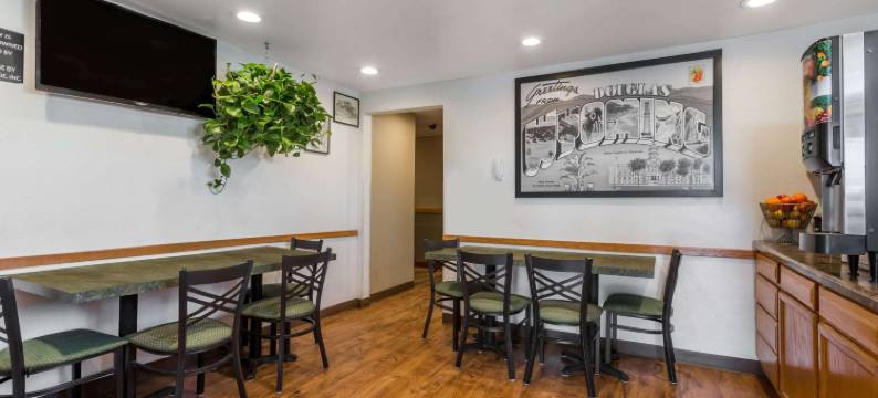 道格拉斯温德姆速8酒店(Super 8 by Wyndham Douglas, WY)图片