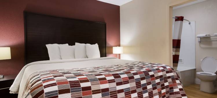 斯泰茨伯勒-大学红顶套房酒店(Red Roof Inn & Suites Statesboro - University)图片