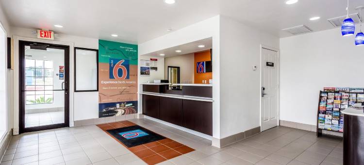 布赖恩大学城6号汽车旅馆(Motel 6 Bryan, TX - College Station)图片