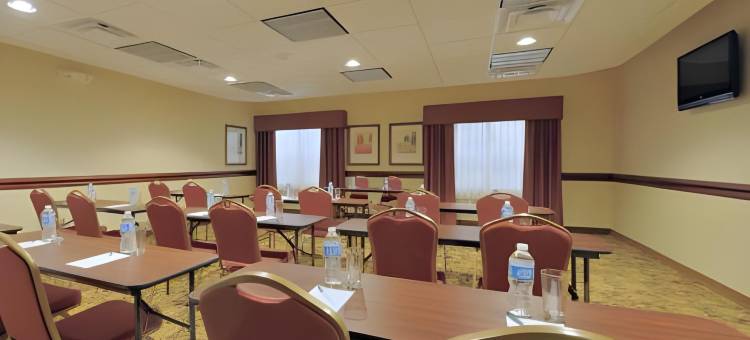 托莱多南丽怡酒店(Country Inn & Suites by Radisson, Rossford - Toledo South)图片