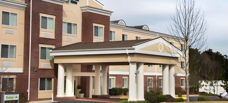 智选假日套房酒店南部的杉木树丛区(Holiday Inn Express & Suites Southern Pines-Pinehurst Area)图片