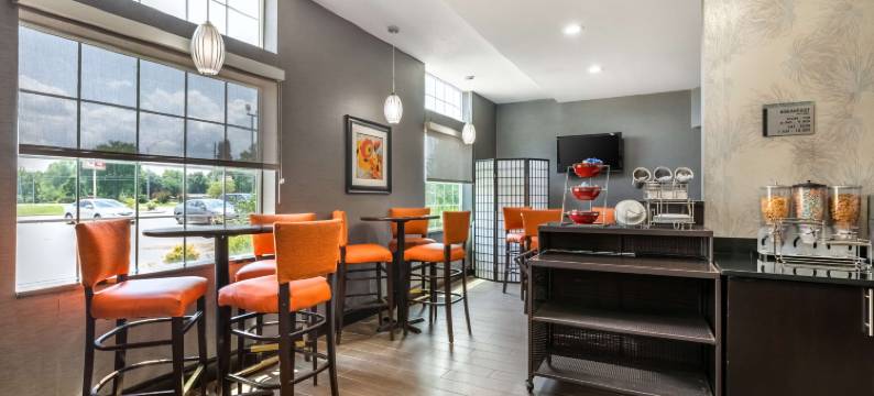 贝斯特韦斯特优质考维塔斯第一高级酒店(Best Western Plus Cowetas 1st Hotel)图片