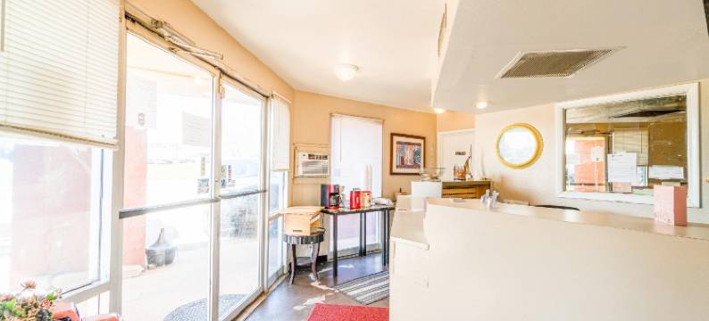 卡斯尔因苏伊特斯由OYO奇卡沙管理(Castle Inn & Suites by OYO Chickasha)图片