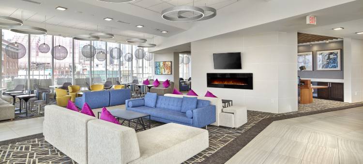 埃德蒙顿市中心希尔顿逸林酒店(DoubleTree by Hilton Edmonton Downtown)图片