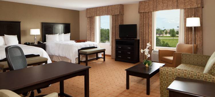 芝加哥圣查尔斯欢朋套房酒店(Hampton Inn & Suites Chicago/St. Charles)图片