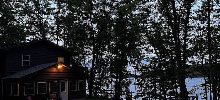 Cozy Retreat: Unwind in a cozy cabin on the shores of Kentuck Lake图片
