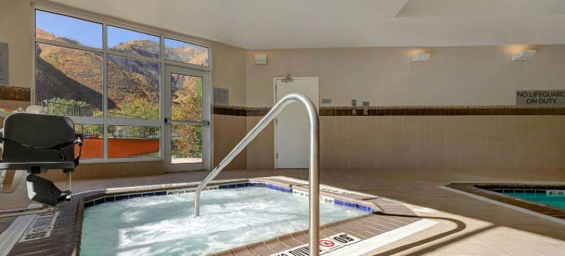 格伦伍德温泉万怡酒店(Courtyard Glenwood Springs)图片