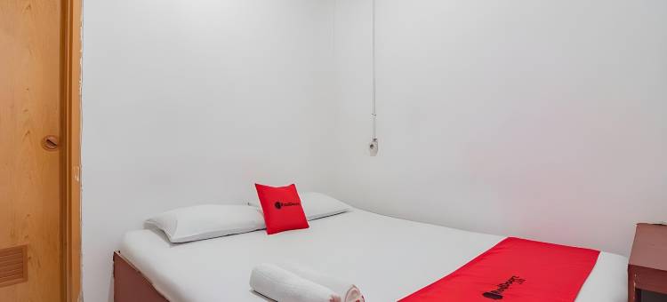 红多兹酒店-近廖内枢纽购物中心2号(RedDoorz Near Riau Junction Mall 2)图片