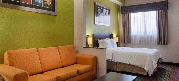 博尼塔斯普林斯北那不勒斯戴斯套房酒店(Days Inn & Suites by Wyndham Bonita Springs North Naples)图片