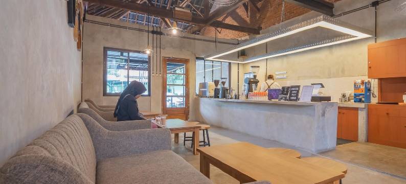 红多兹酒店-近加鲁特广场(RedDoorz Near Alun-Alun Garut)图片