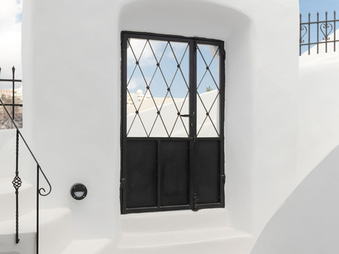 Doukas Caldera Suites