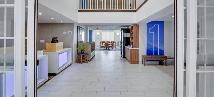 智选假日套房酒店沃伦顿 by IHG(Holiday Inn Express & Suites Warrenton)图片