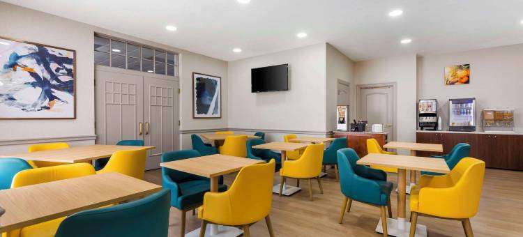 舒适酒店及套房库亚霍加瀑布 - 阿克伦(Comfort Inn & Suites Cuyahoga Falls - Akron)图片