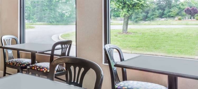 卢瑟格伦骑士酒店(Knights Inn Ruther Glen)图片