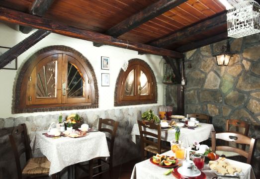 B&B Elena Hotel Overview