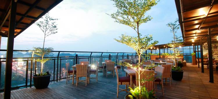 黄星安巴卢莫酒店(Yellow Star Ambarukmo Hotel)图片