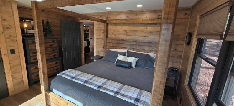 Nantahala Nookie Nook: A Playful Retreat w/Stunning Long-Range mt Sunset Views图片