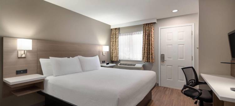 基洛纳戴斯酒店(Days Inn by Wyndham Kelowna)图片