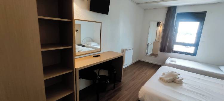 阿可纳皮耶尔拉耶酒店(Hôtel Akena Pierrelaye)图片