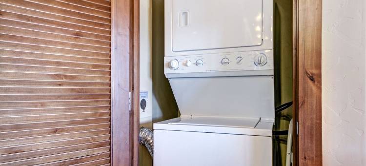 8 号山峰基地滑雪坡边 - 可入住 6 人！1 居共管公寓 - 雷艾温(Slopeside  at Base of Peak 8, Sleeps 6! 1 Bedroom Condo by RedAwning)图片