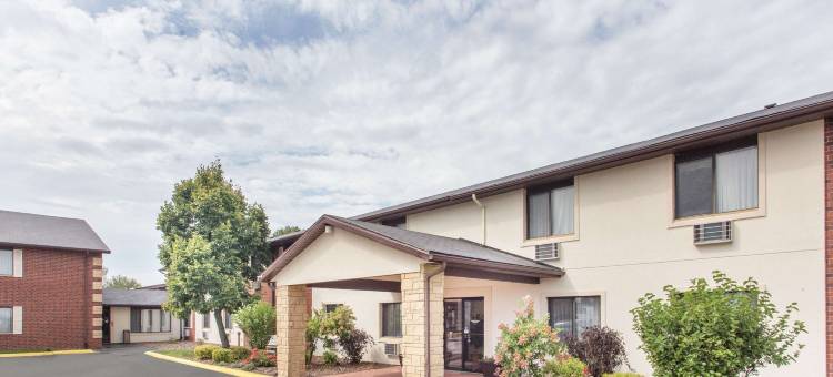 迪比克呗盟套房酒店(Baymont by Wyndham Dubuque)图片