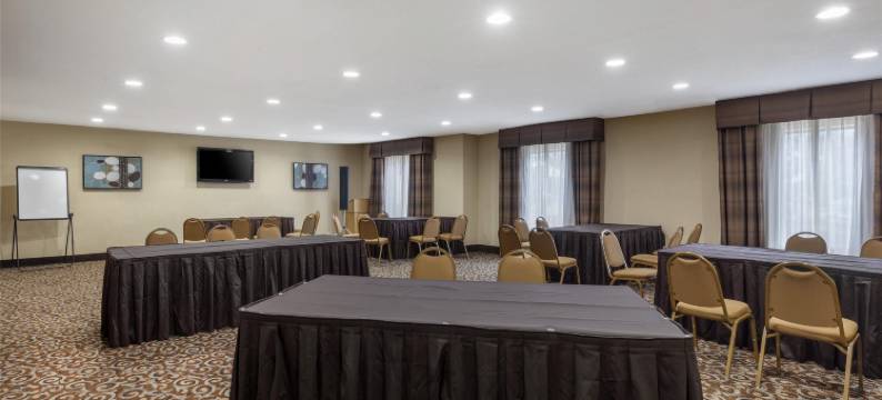 巴斯特罗普派恩斯贝斯特韦斯特酒店(Best Western Bastrop Pines Inn)图片