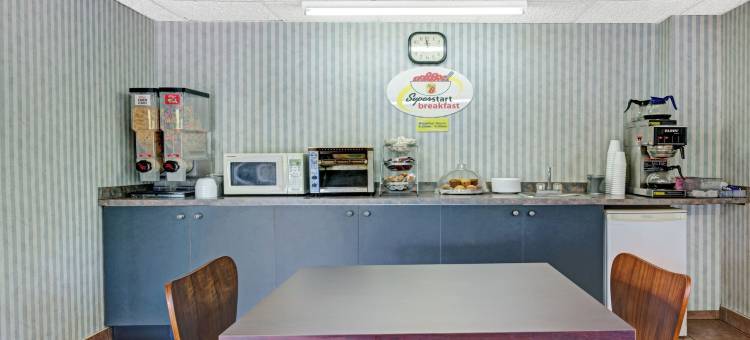 尼亚加拉瀑布北速8酒店(Super 8 by Wyndham Niagara Falls North)图片