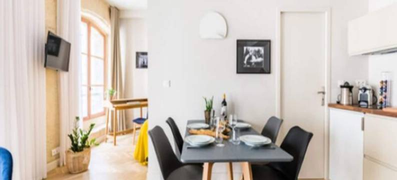 Beautiful Bright 4-Person Apartment Center图片