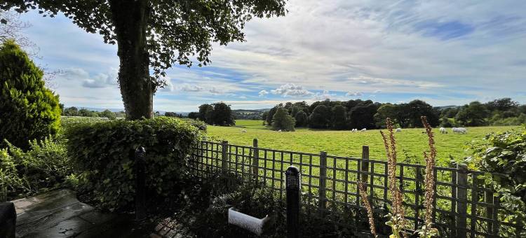 Cottage in Casterton near Kirkby Lonsdale图片