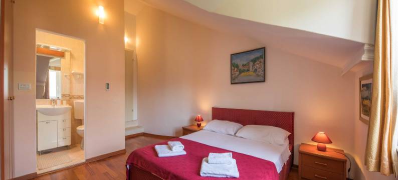 5 bedroom holiday home with balcony图片