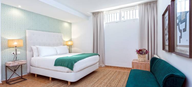 Villa with pool in front of the beach. La Barrosa图片