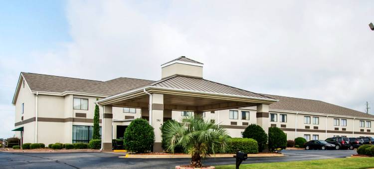 普拉特维尔I-65凯艺酒店(Quality Inn Prattville I-65)图片