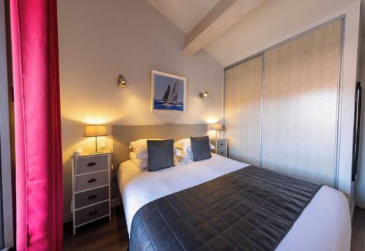 Appartements Hôtel le MadelocHotel Overview