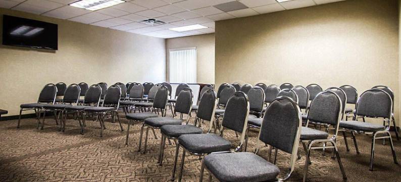 费什基尔南品质酒店及套房(靠近I-84)(Quality Inn & Suites Fishkill South Near I-84)图片