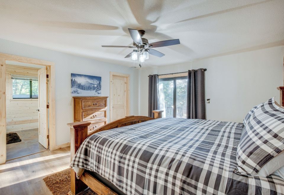 Arnold Cabin Near Calaveras Big Trees State Park! Hotel Overview