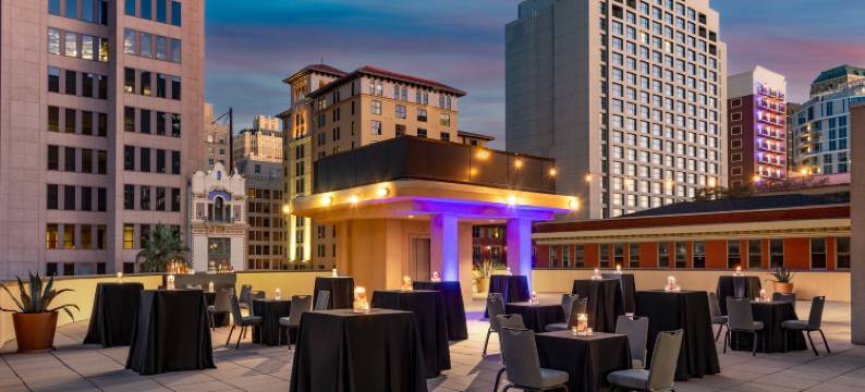 圣安东尼奥河滨步道市区安泊套房酒店(Embassy Suites by Hilton San Antonio Riverwalk Downtown)图片