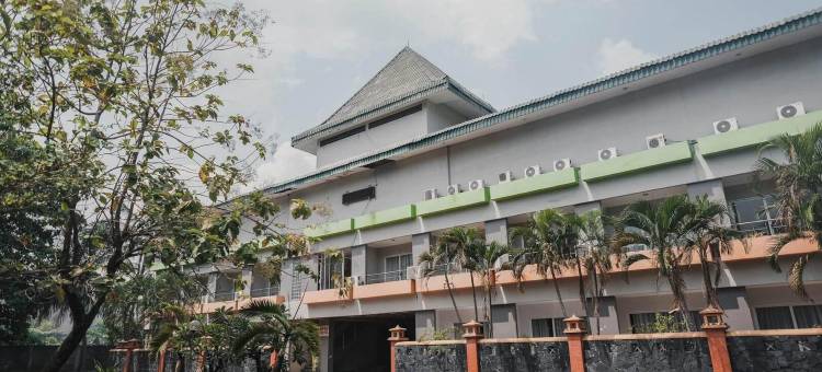红多兹Plus酒店-近梅拉克港(RedDoorz Plus Near Pelabuhan Merak)图片