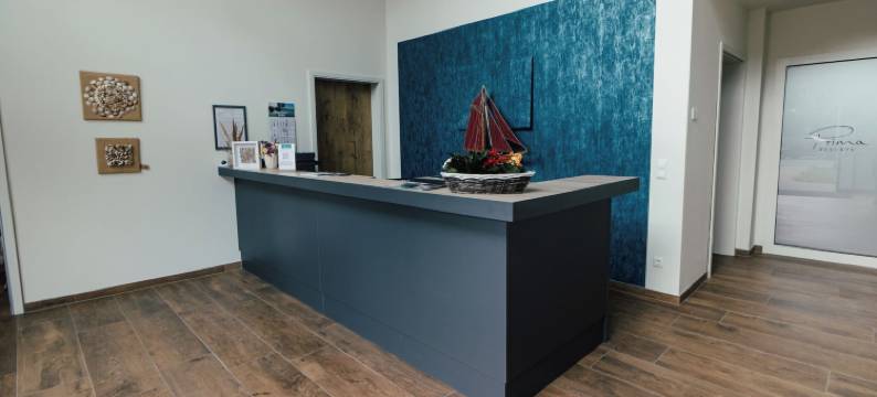 普里马露营度假村 - 波罗的海博登布利克(Prima Camping Resort Boddenblick -Stellplätze-Schlaffässer-Tiny Houses in Ostsee Nähe)图片