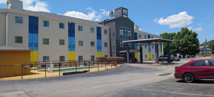 奥古斯塔艾森豪威尔堡附近温德姆戴斯套房汽车旅馆(Days Inn & Suites by Wyndham Augusta Near Fort Eisenhower)图片