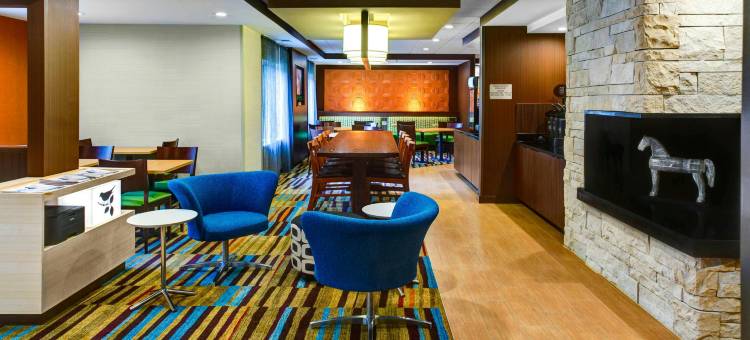 亚特兰大萨沃尼万枫酒店及套房(Fairfield Inn & Suites Atlanta Suwanee)图片