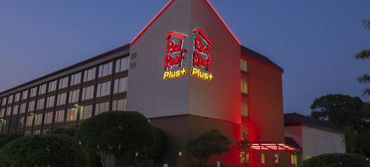 波士顿沃本伯灵顿红顶PLUS酒店(Red Roof Plus+ Boston - Woburn/ Burlington)图片